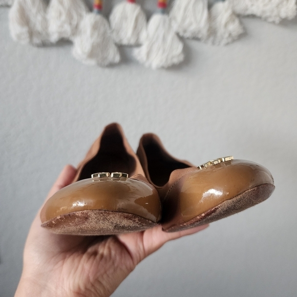 Tory Burch Jolie Leather Slip On Ballerina Flat Tan Brown Logo Casual 7 - Picture 4 of 10